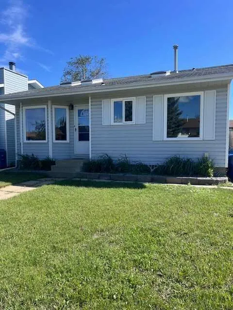 98 Westview Crescent