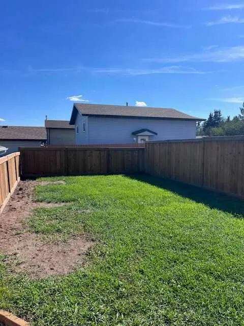 98 Westview Crescent