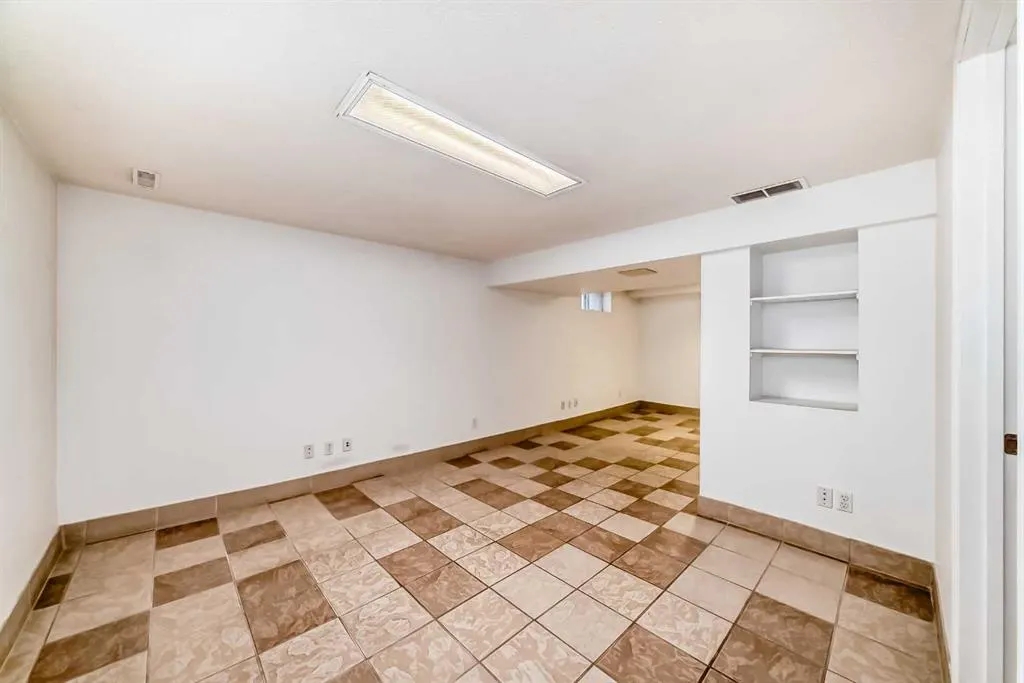 42 Ypres Green SW