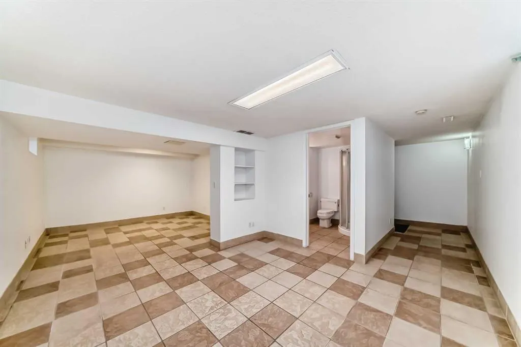 42 Ypres Green SW