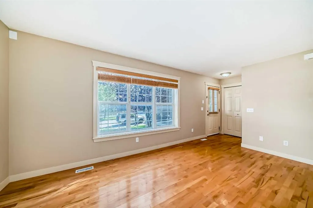 42 Ypres Green SW