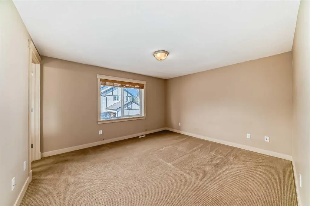 42 Ypres Green SW