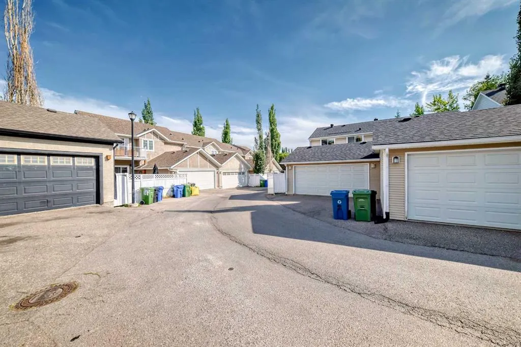 42 Ypres Green SW