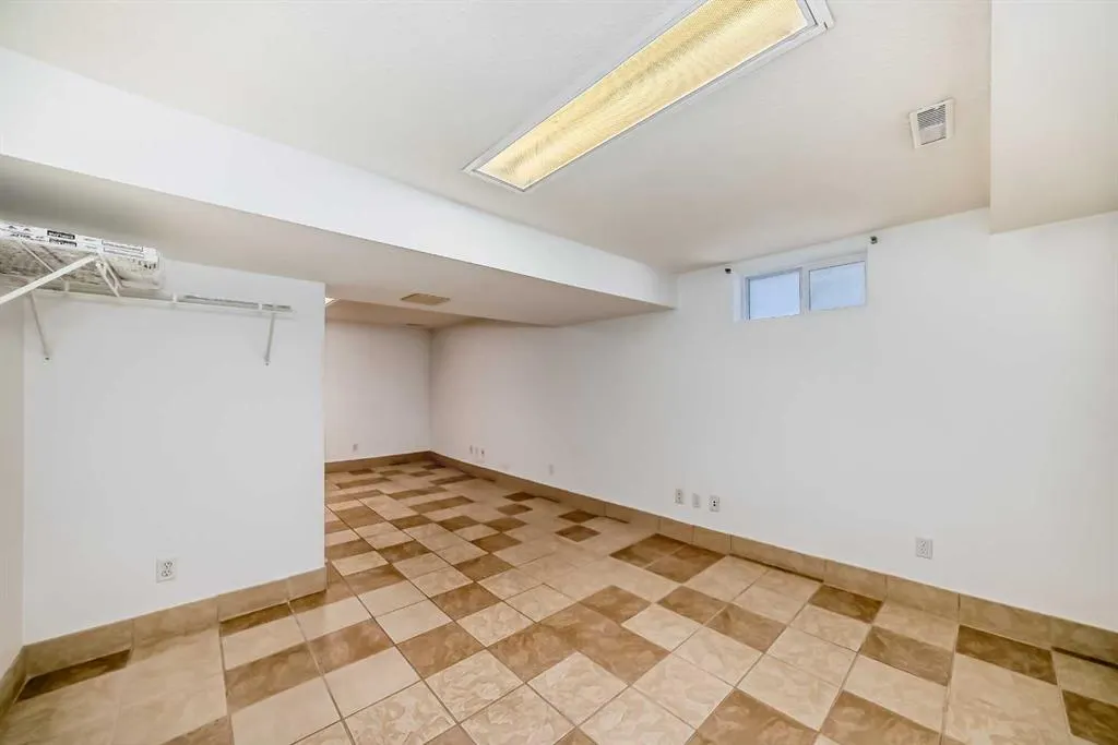 42 Ypres Green SW