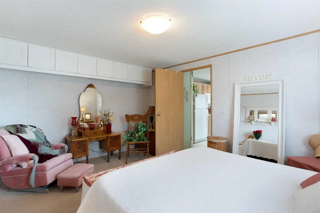 99 Arbour Lake Road NW, #287