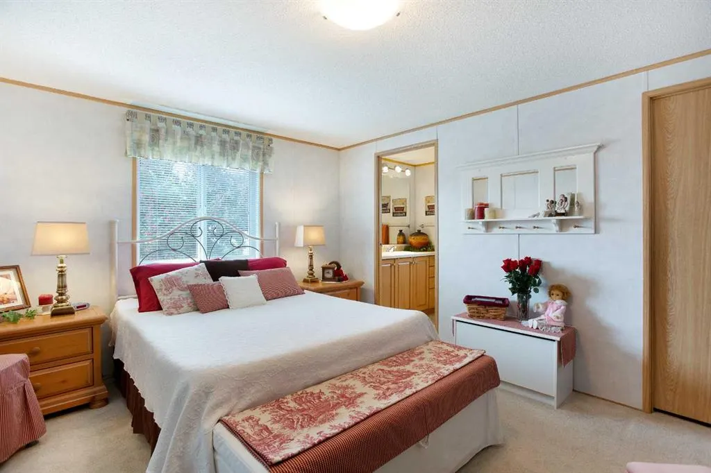 99 Arbour Lake Road NW, #287