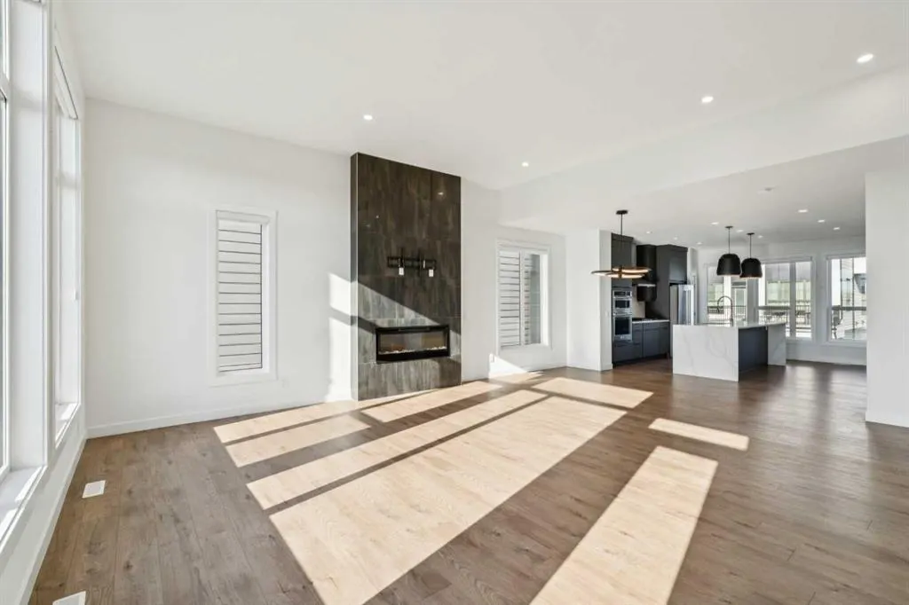 228 Sovereign Common SW