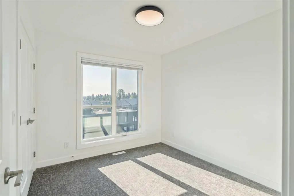 228 Sovereign Common SW