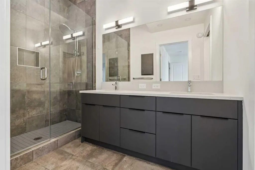 228 Sovereign Common SW