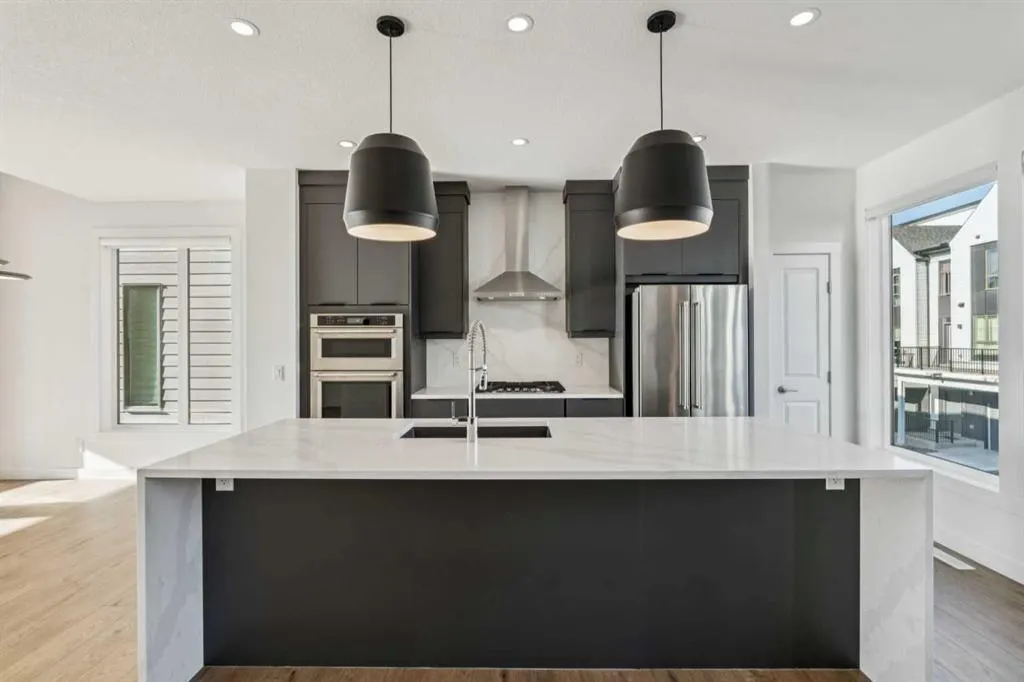 228 Sovereign Common SW