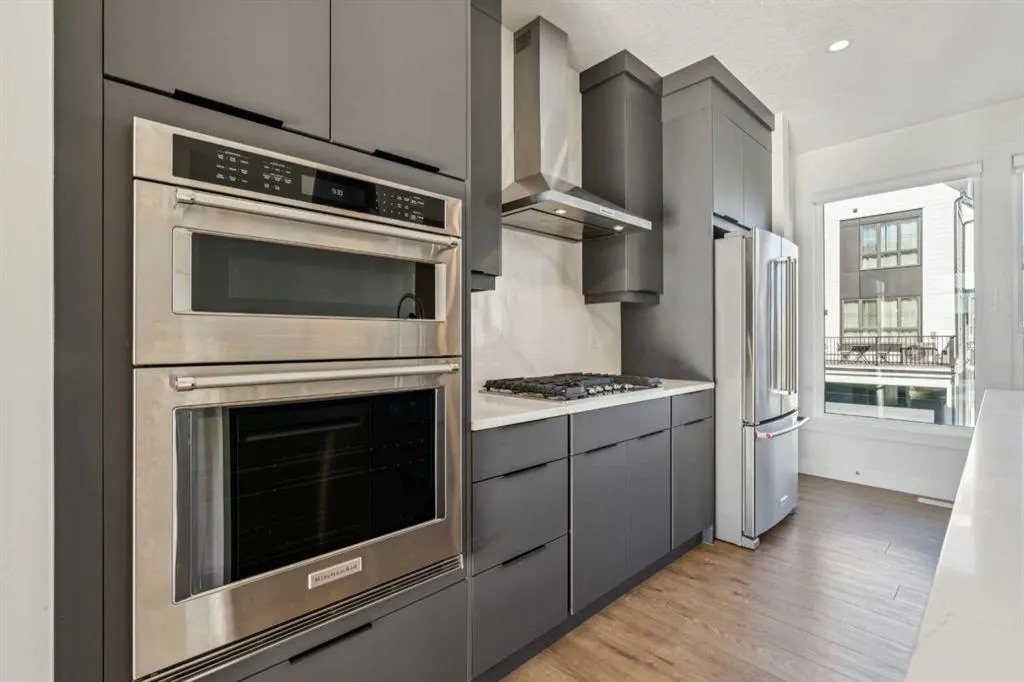 228 Sovereign Common SW