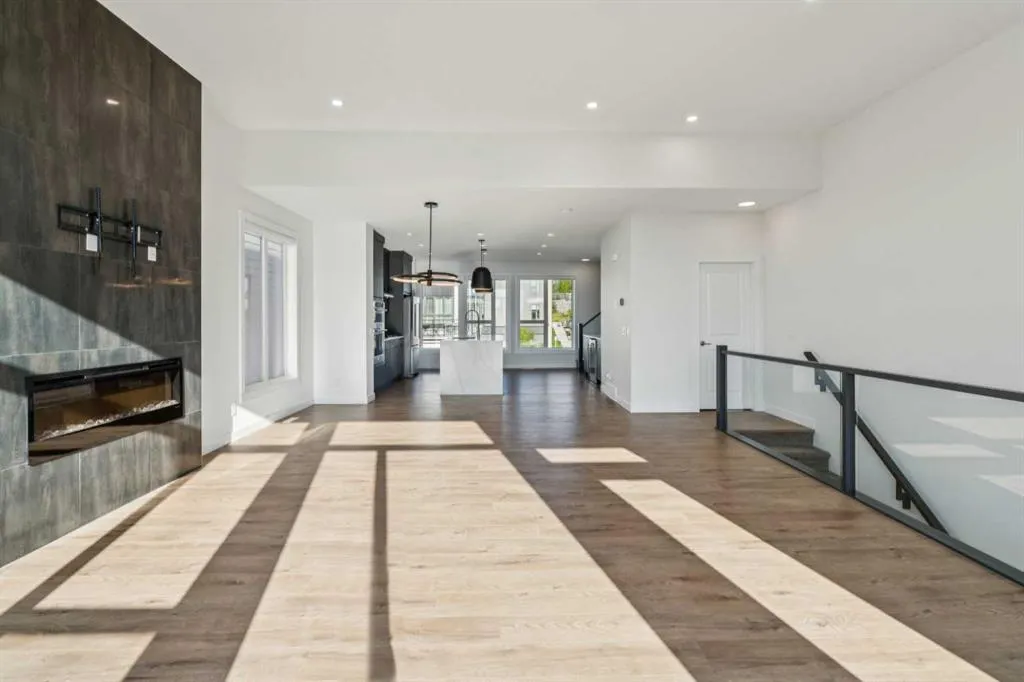 228 Sovereign Common SW