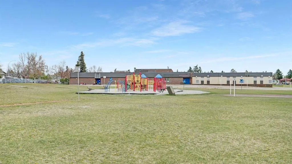 380 Falconridge Crescent NE, #905