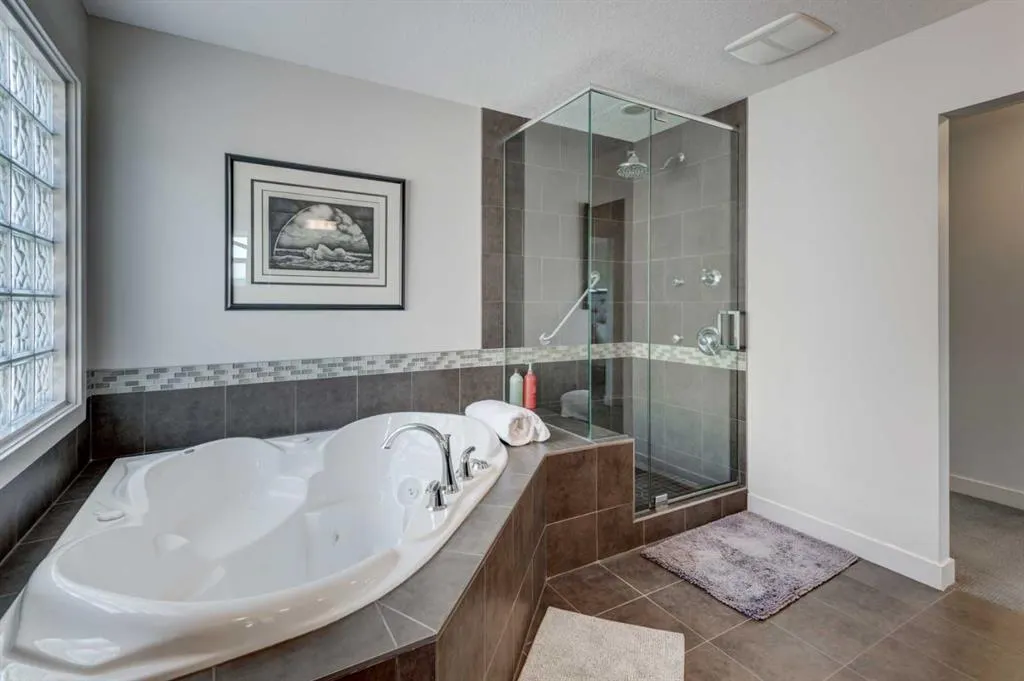220 Springbluff Heights SW