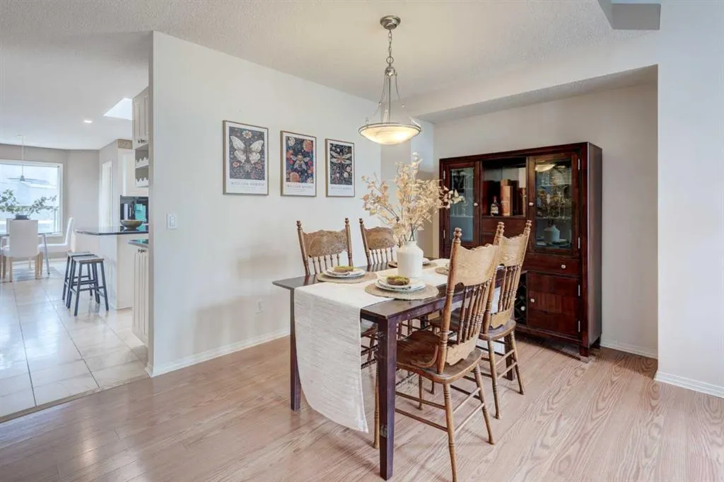 238 Mt Douglas Circle SE