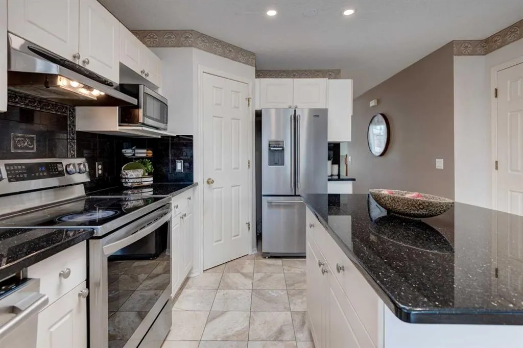 238 Mt Douglas Circle SE