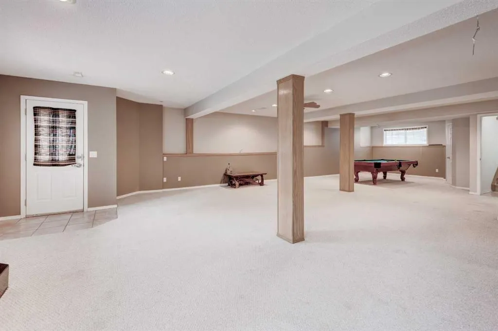 238 Mt Douglas Circle SE