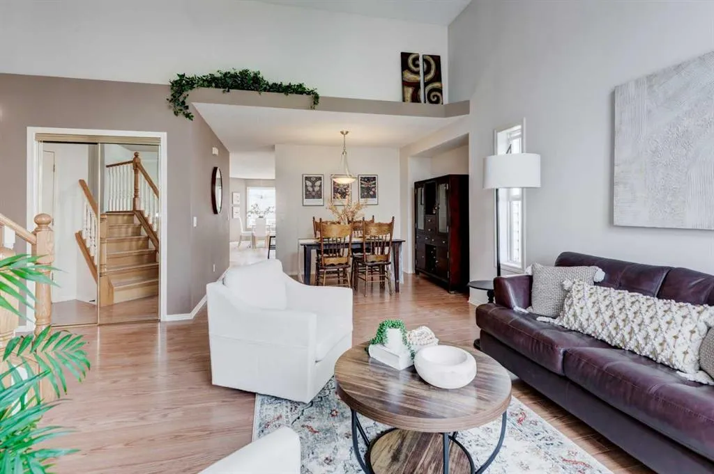 238 Mt Douglas Circle SE