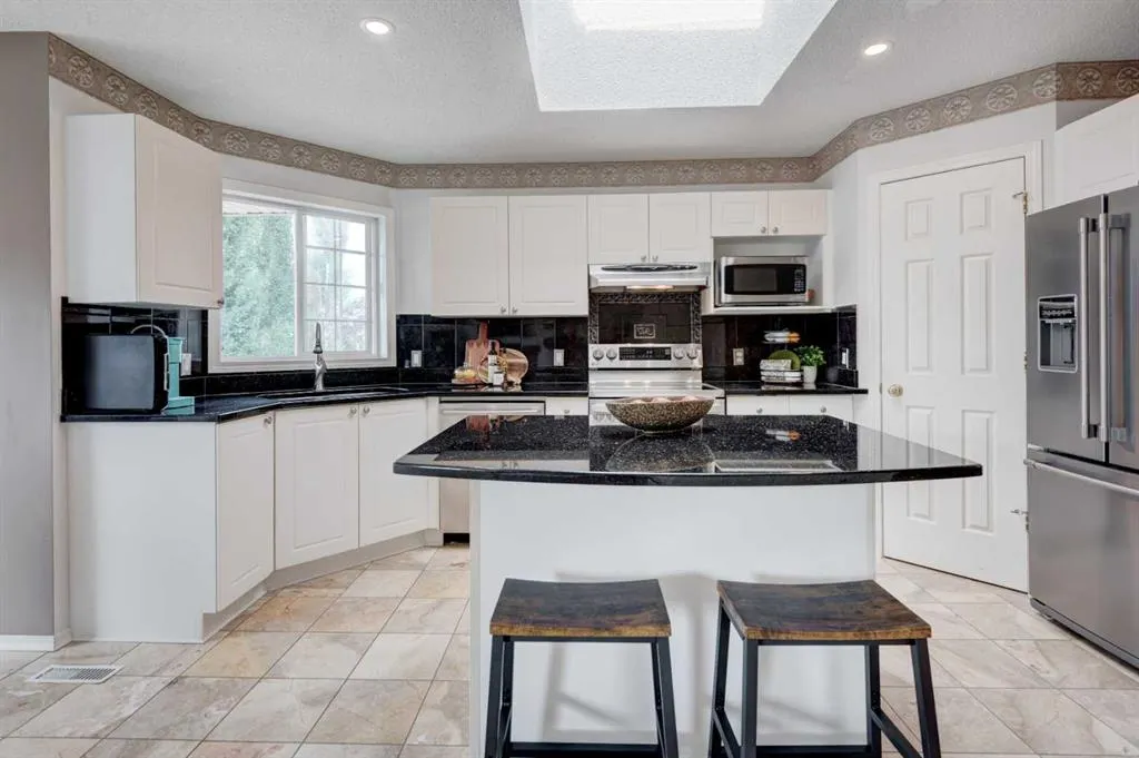 238 Mt Douglas Circle SE