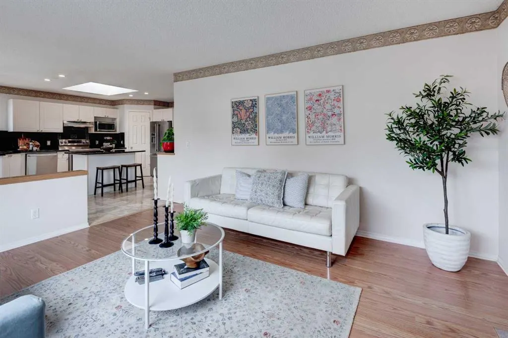 238 Mt Douglas Circle SE
