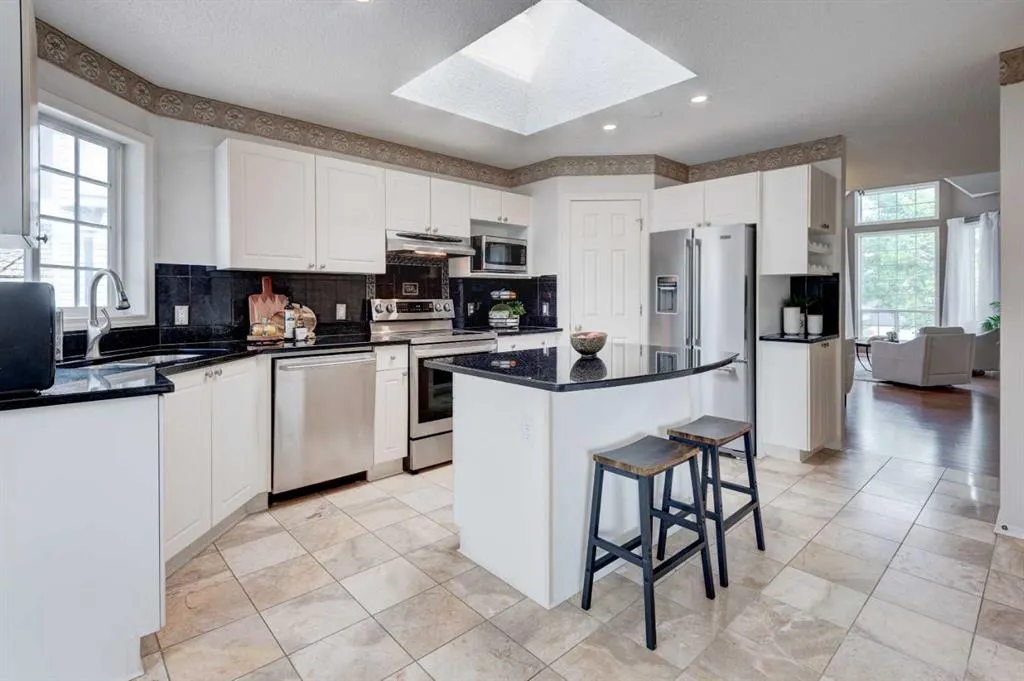 238 Mt Douglas Circle SE
