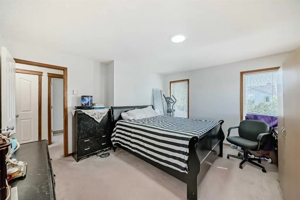 407 Citadel Meadow Bay NW