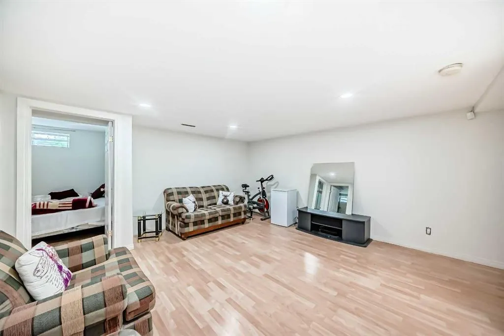 407 Citadel Meadow Bay NW