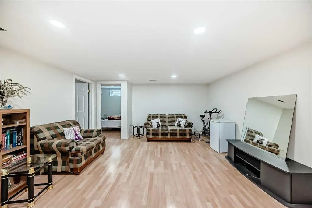 407 Citadel Meadow Bay NW