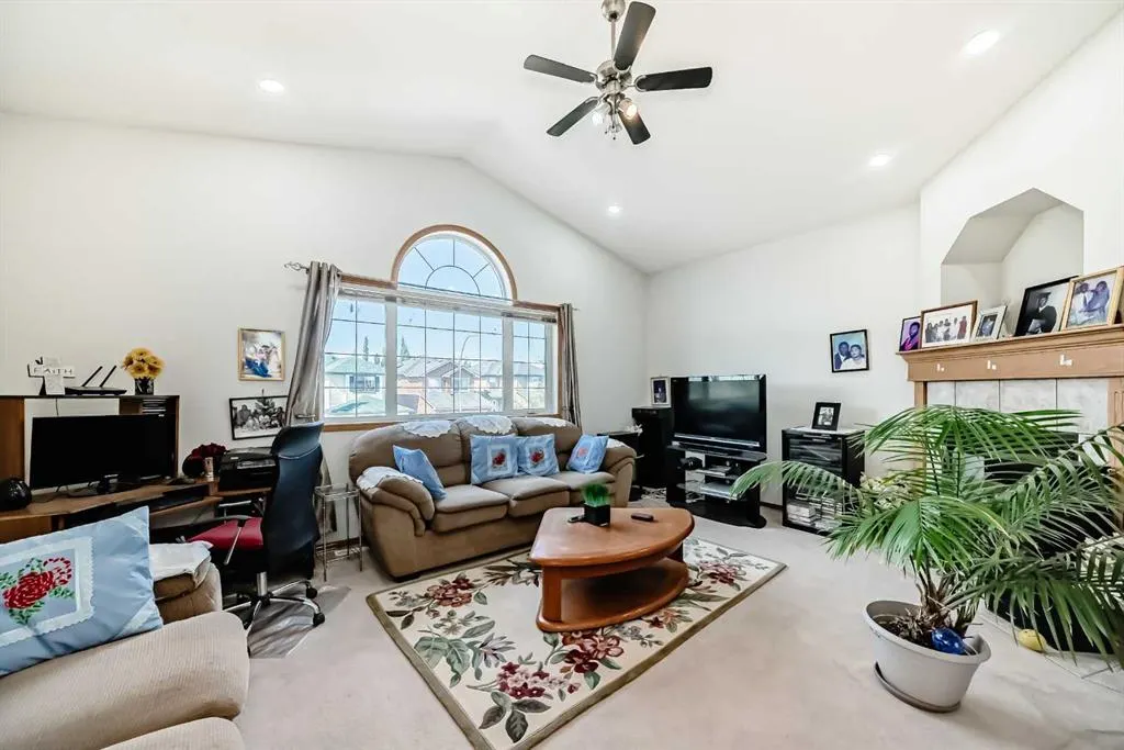 407 Citadel Meadow Bay NW