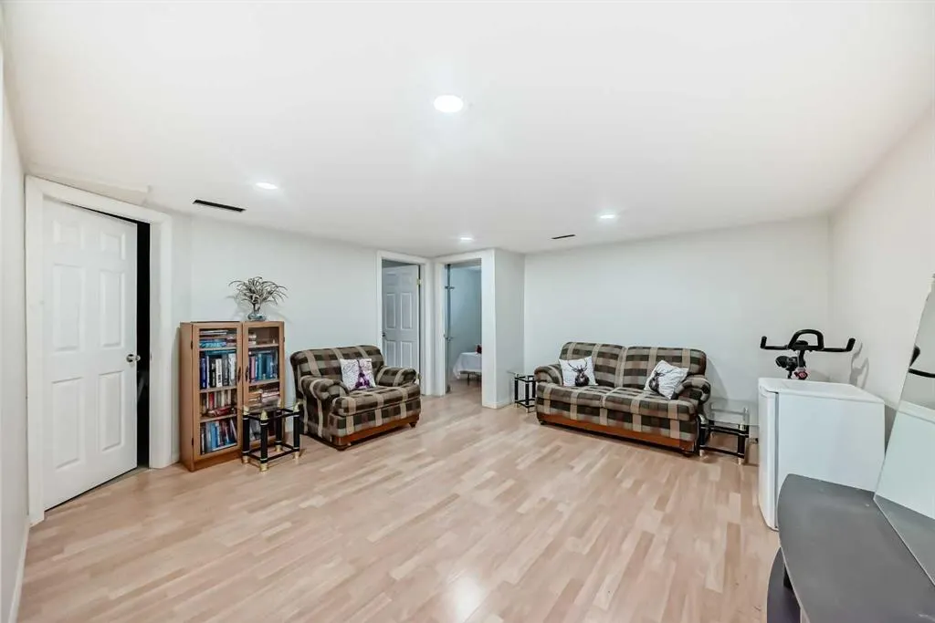 407 Citadel Meadow Bay NW