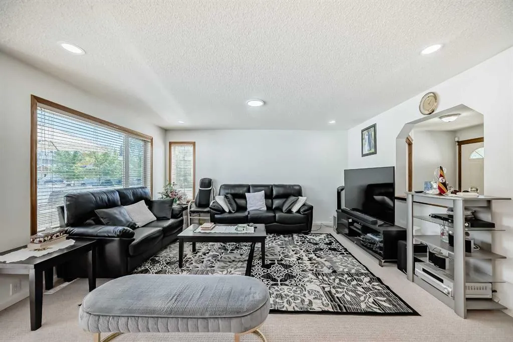 407 Citadel Meadow Bay NW