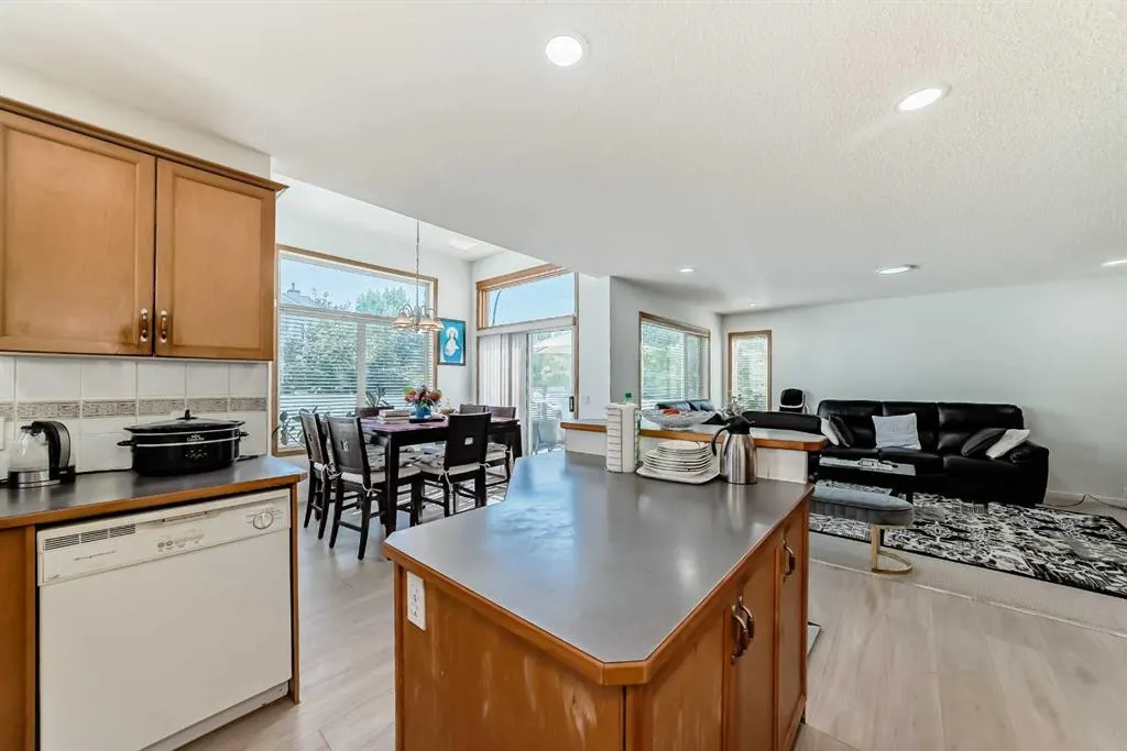 407 Citadel Meadow Bay NW