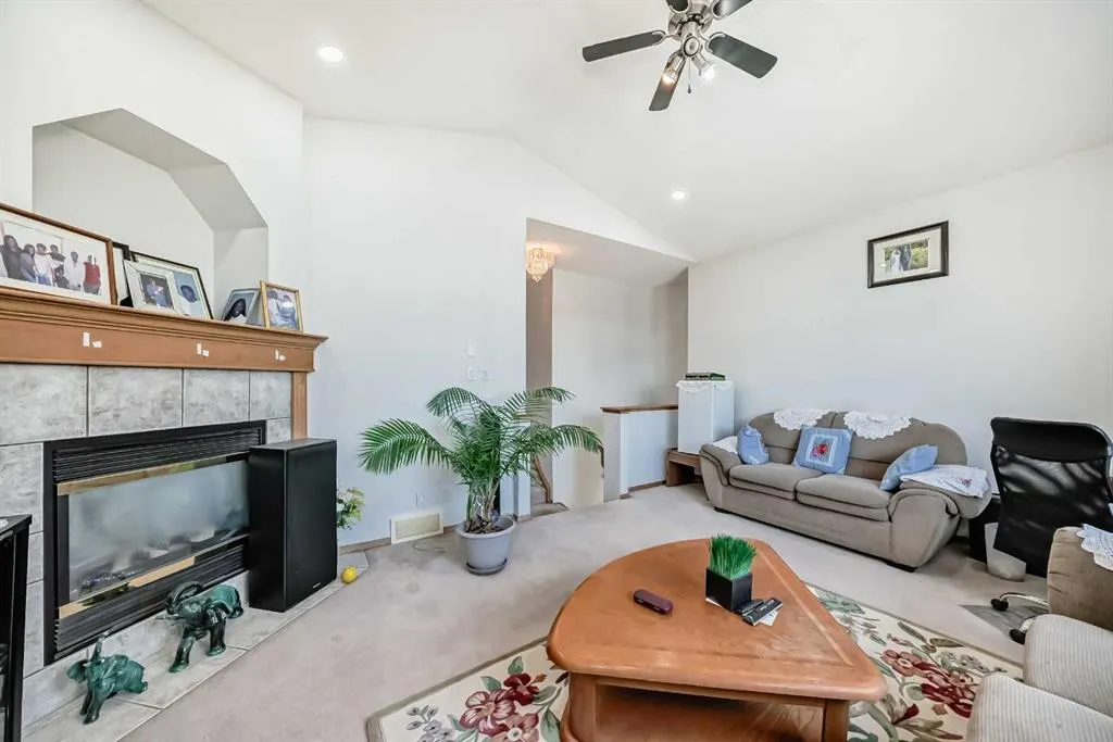 407 Citadel Meadow Bay NW