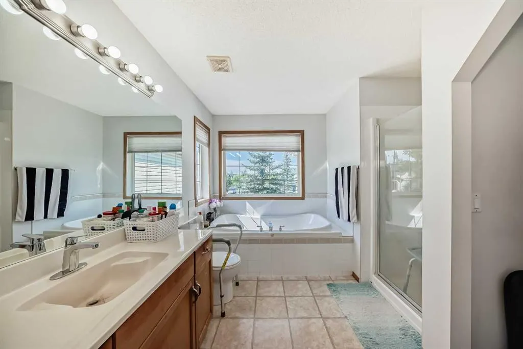 407 Citadel Meadow Bay NW
