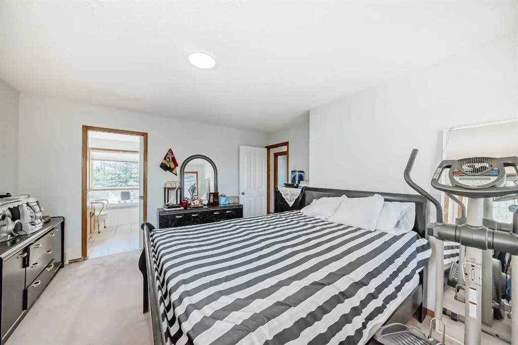 407 Citadel Meadow Bay NW