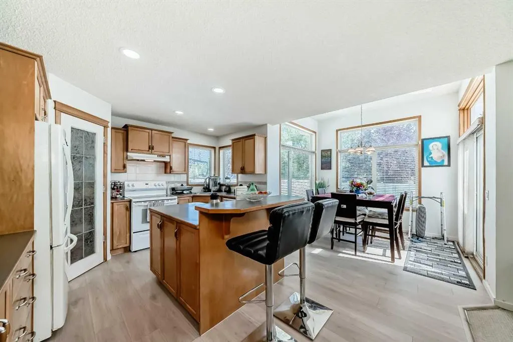 407 Citadel Meadow Bay NW