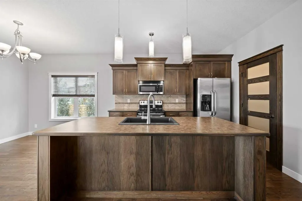85 Turner Crescent