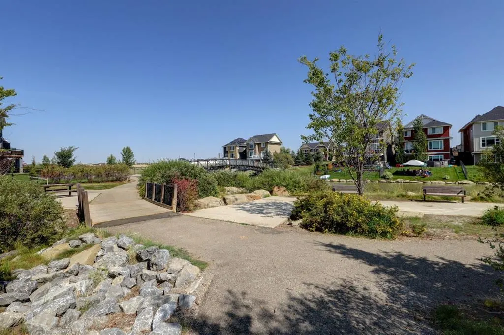 198 Bayview Circle SW