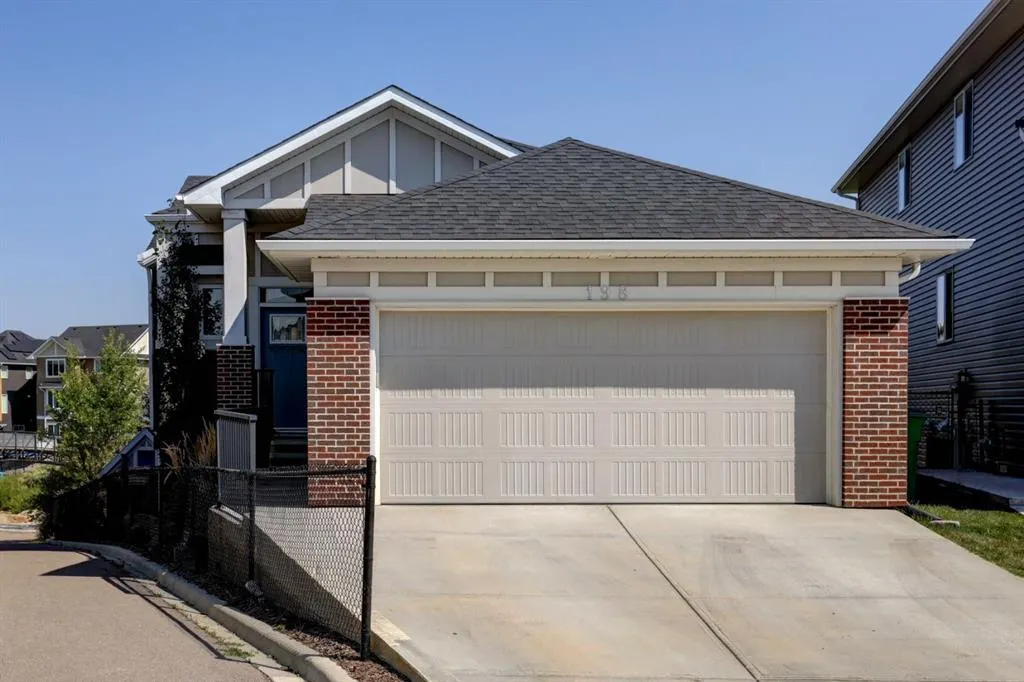 198 Bayview Circle SW