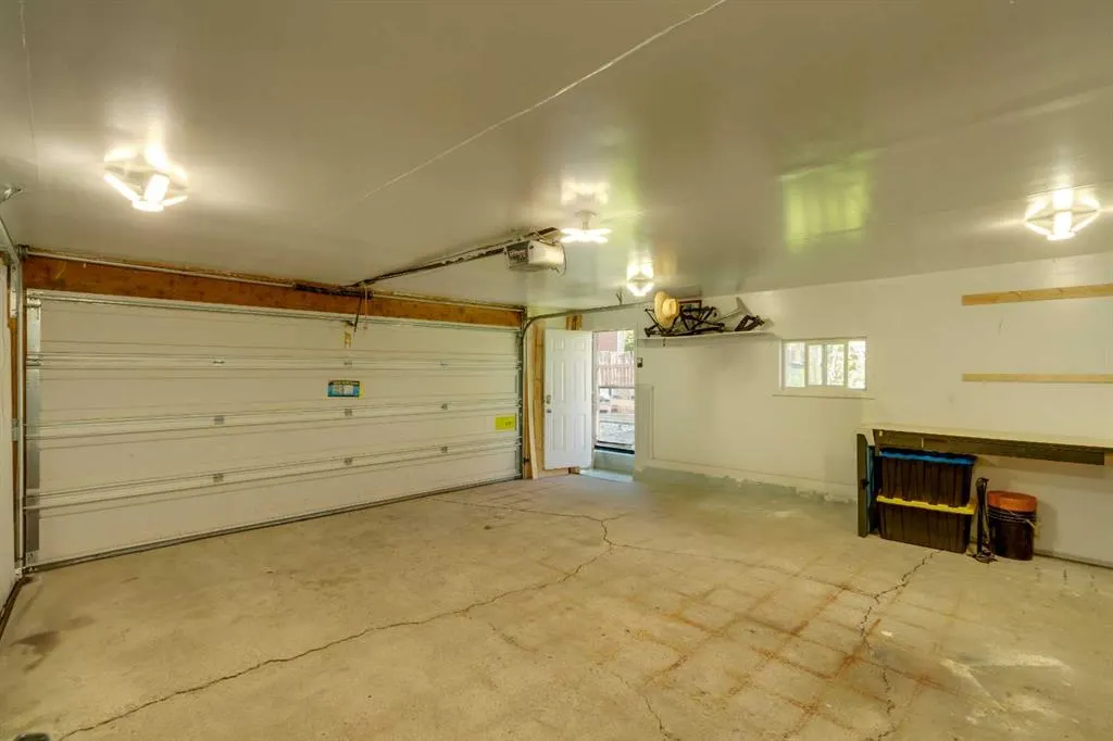 3285 Cedarille Drive SW