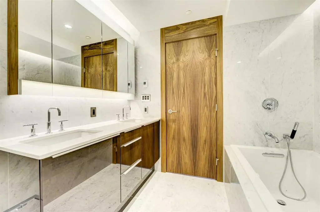 738 1 Avenue SW, #301