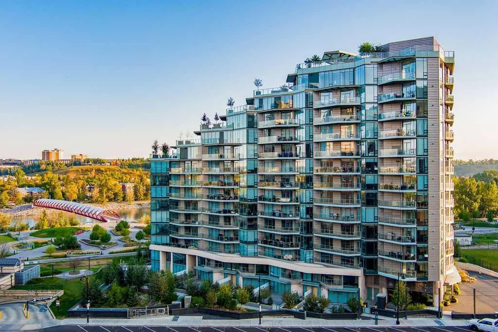 738 1 Avenue SW, #301