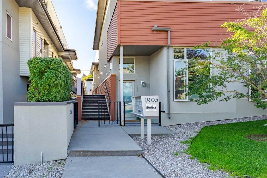 1905 27 Avenue SW, #110