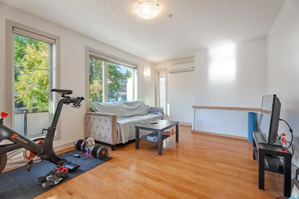 1905 27 Avenue SW, #110