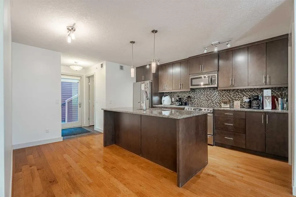 1905 27 Avenue SW, #110