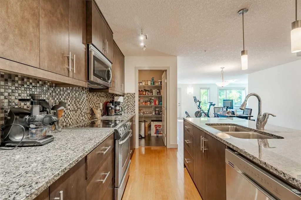 1905 27 Avenue SW, #110