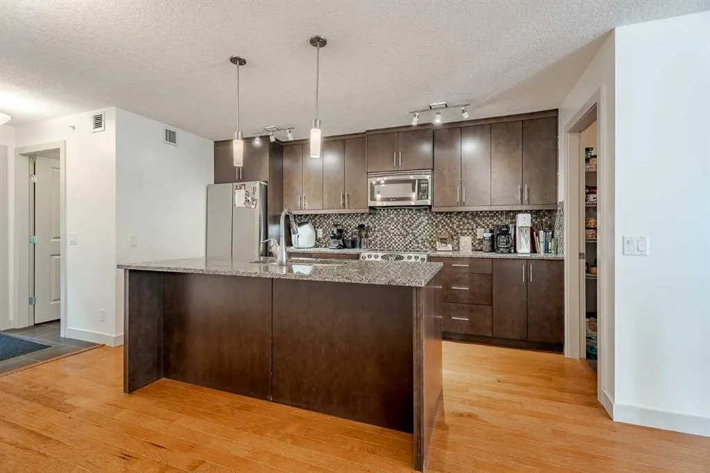 1905 27 Avenue SW, #110