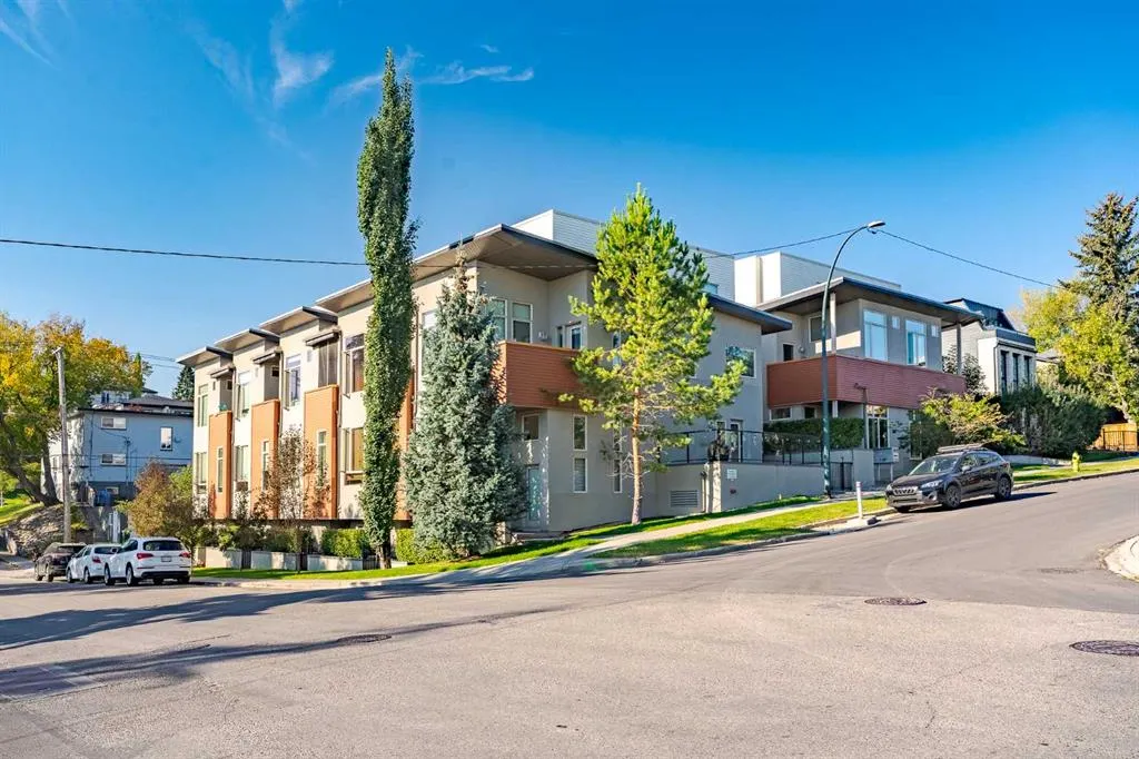 1905 27 Avenue SW, #110
