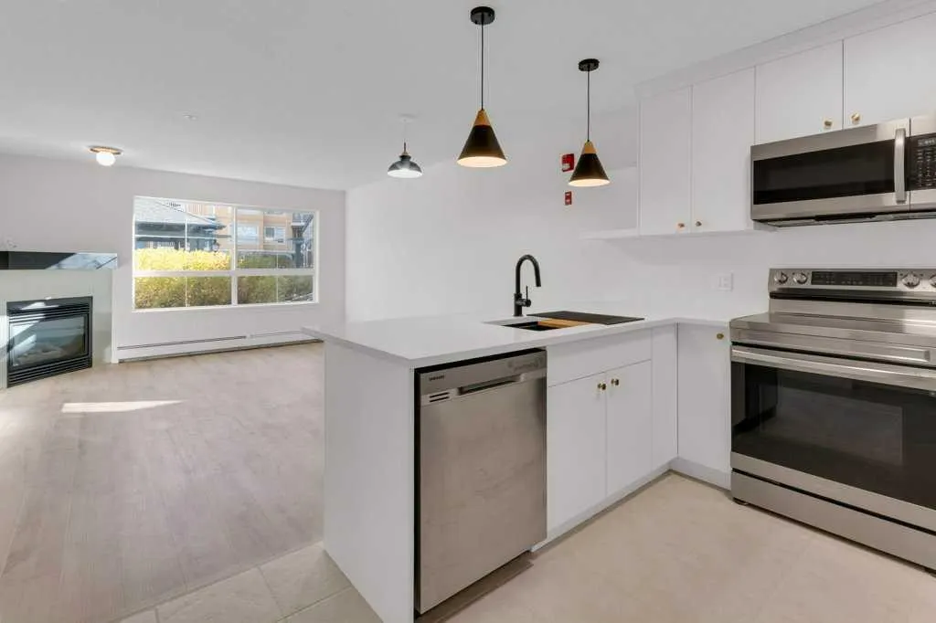 30 Richard Court SW, #140