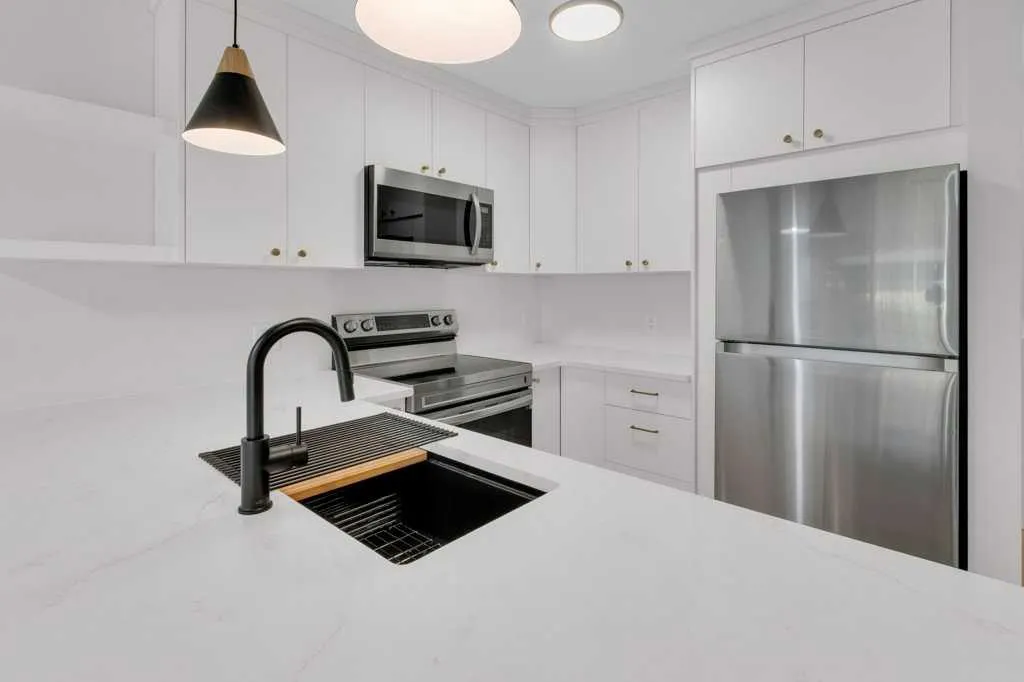 30 Richard Court SW, #140